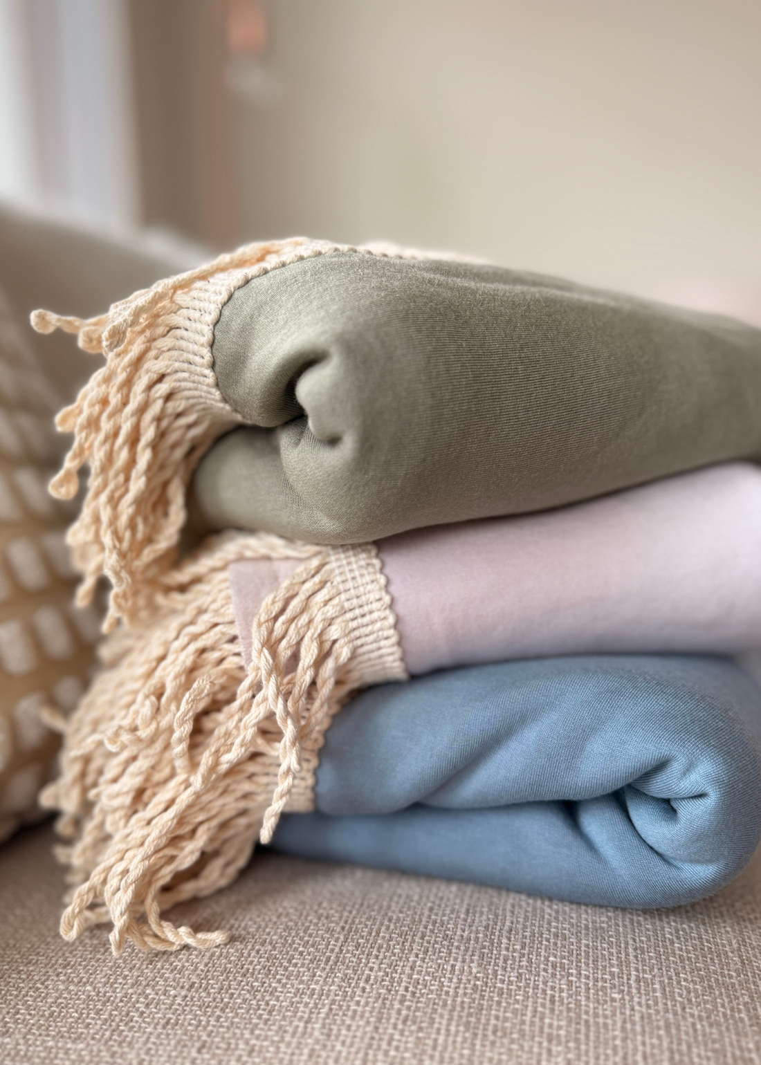 THE LUSH THROW