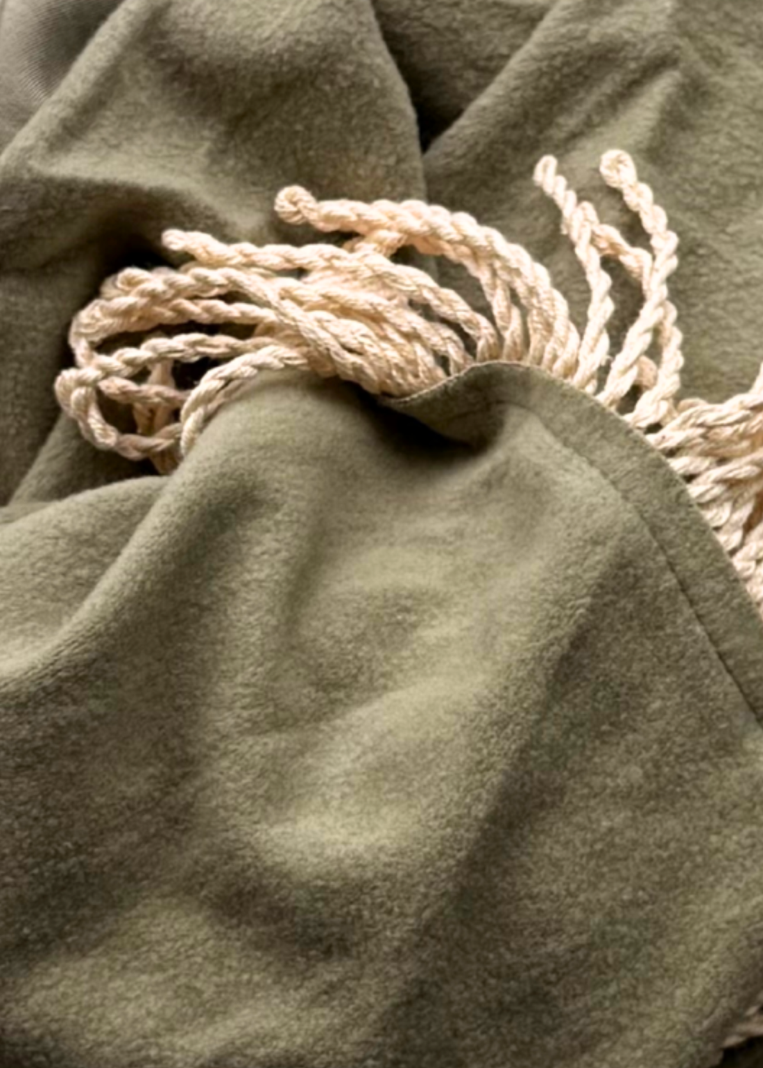 THE LUSH THROW